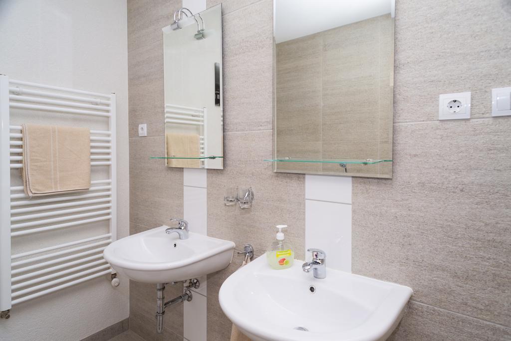 Andi Apartman ヘーヴィーズ エクステリア 写真